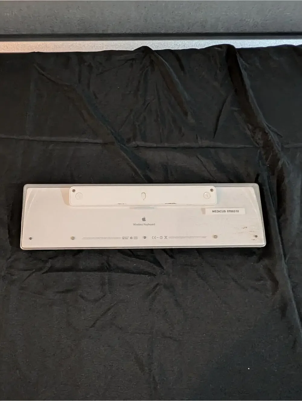 Apple Wireless Keyboard Full Size with Numeric Keypad White